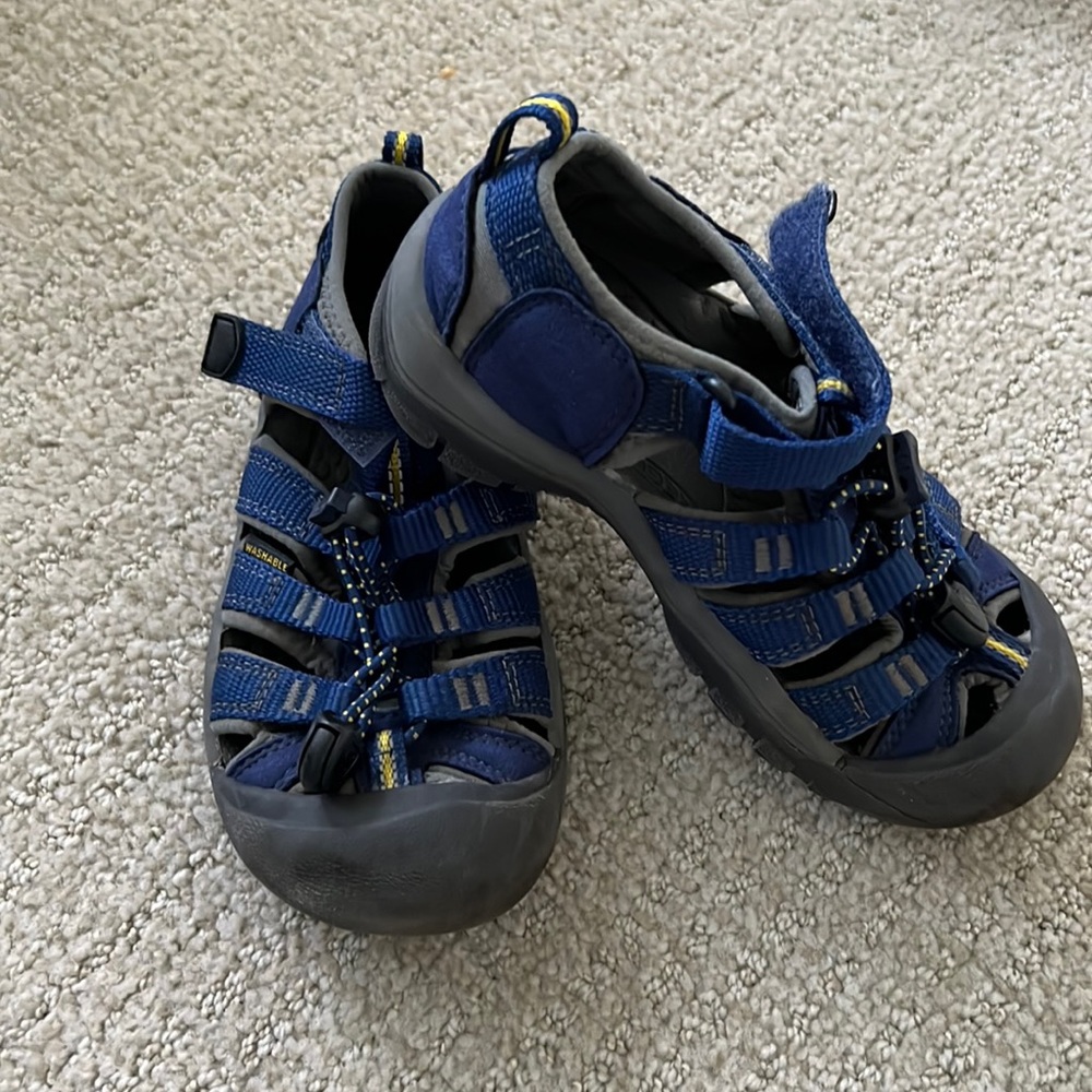 Size 11 Little Boys Keen Sandals